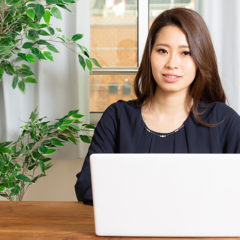 パソコン女性